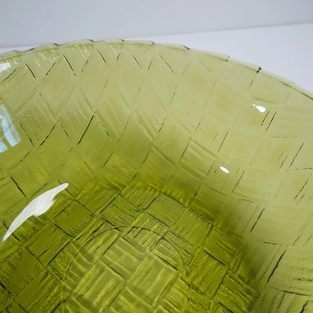Vintage Avocado Green Indiana Glass Serving Bowl‎ 8.5